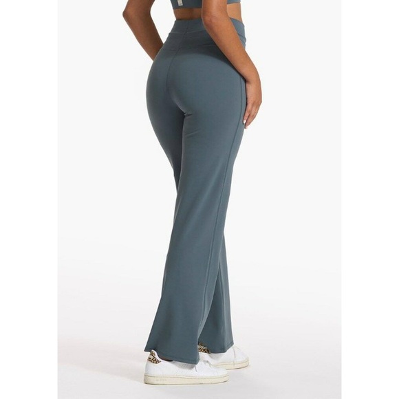 Vuori- Daily Wideleg Pant - Picture 2 of 5